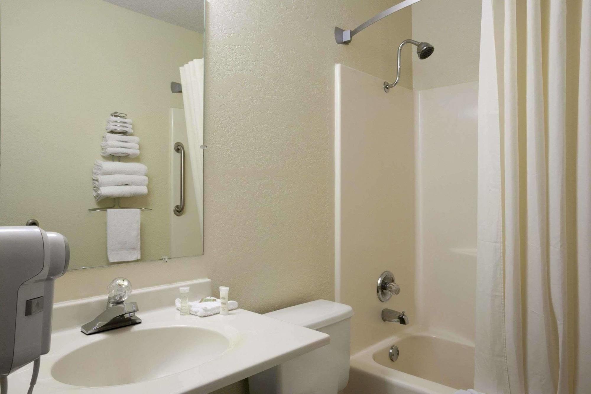 Super 8 By Wyndham Alexandria Mn Motel Kültér fotó